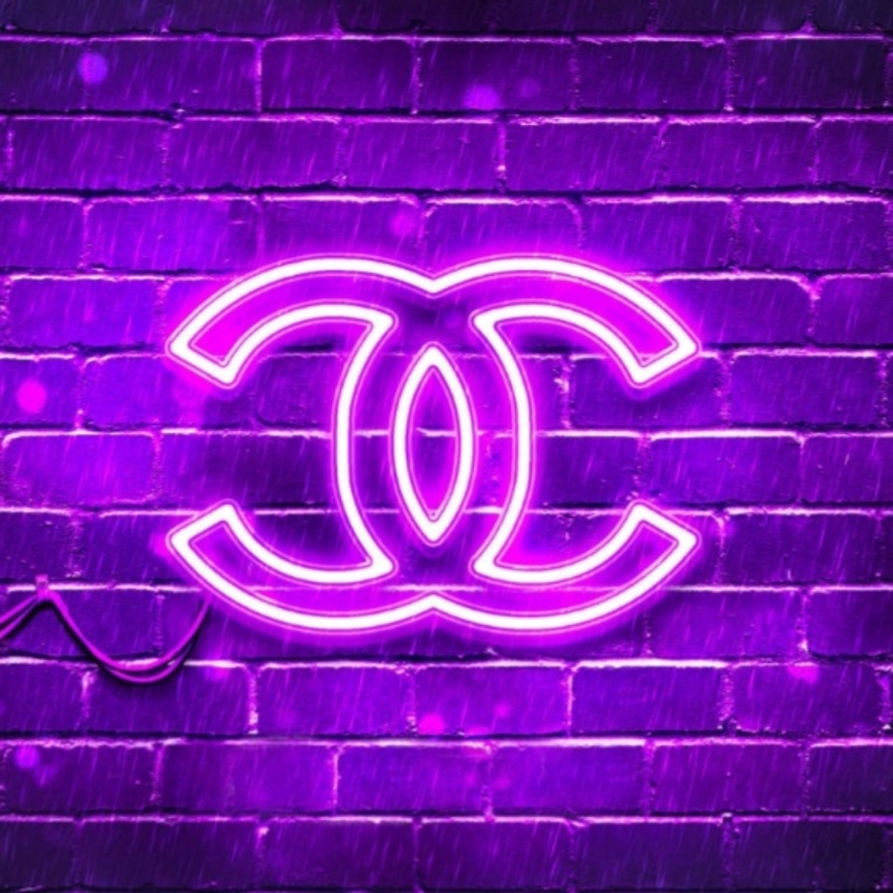 Meet your Posher, Monique